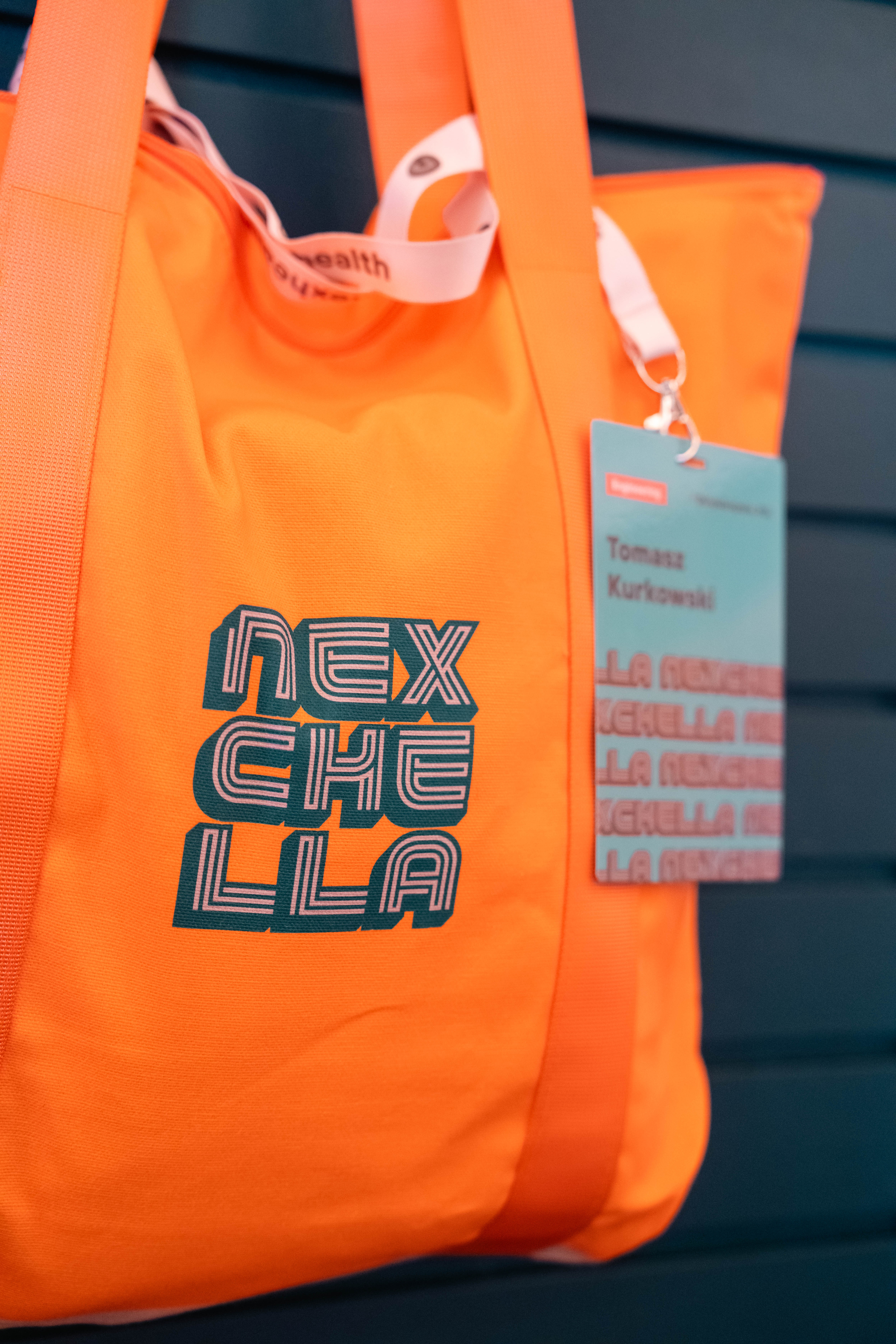 realistic sculpture of a squash
